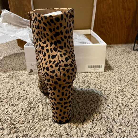 New Women’s Booties - Picture 7 of 10